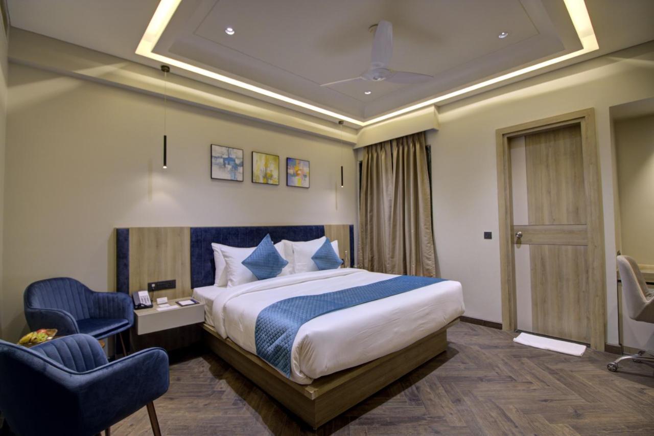 Cygnett Collection K K Hotel Faizābād Exterior foto